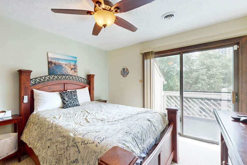 Coastal retreat with indoor/outdoor pools,hot tub and close to Ocean