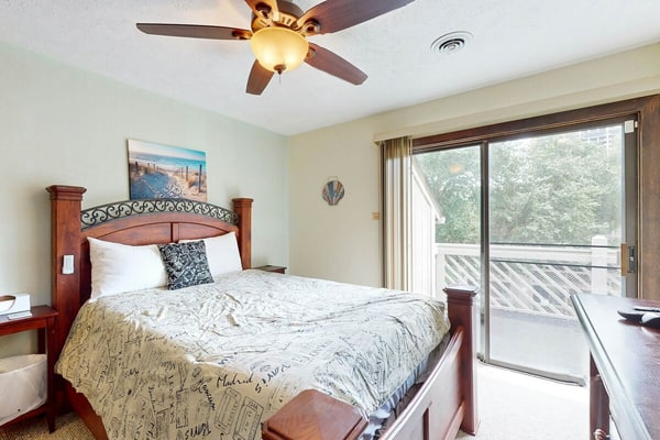 Coastal retreat with indoor/outdoor pools,hot tub and close to Ocean