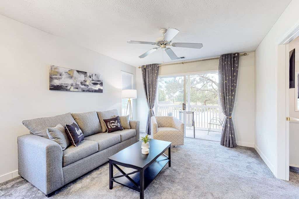 Updated condo with golf course views, balcony, pool, & hot tub