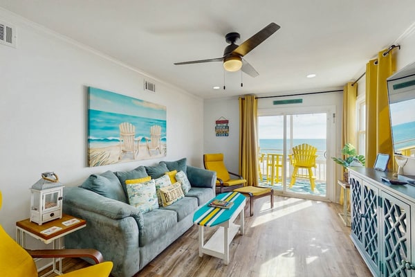 Oceanfront condo with private balcony, W/D, pool & direct beach access