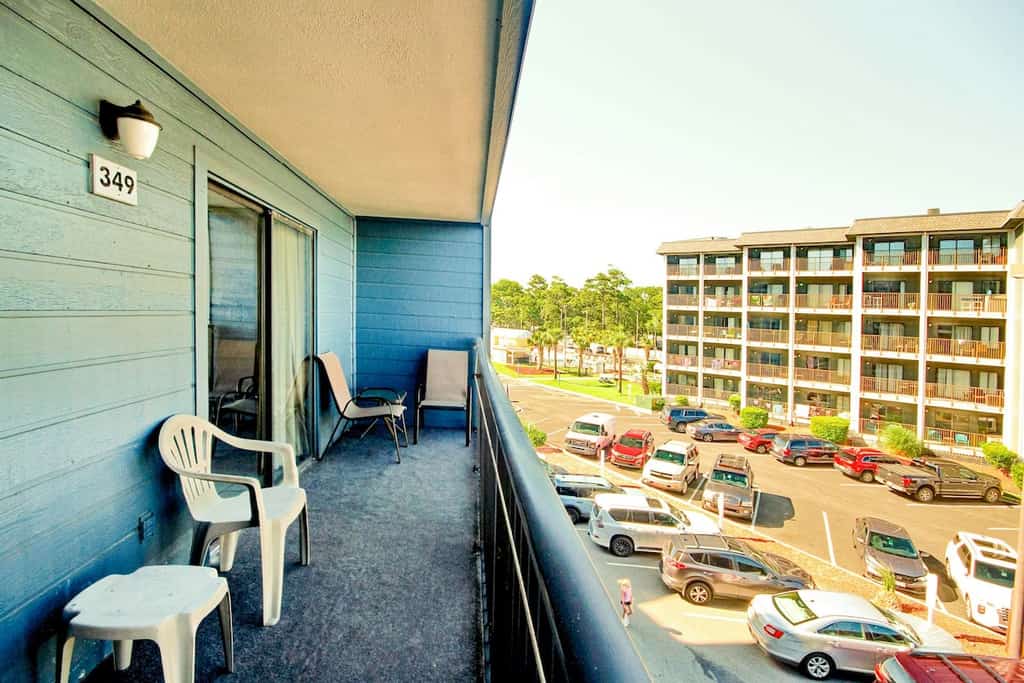 Condo with a pool, hot tub, tennis courts, central AC, balcony, game room