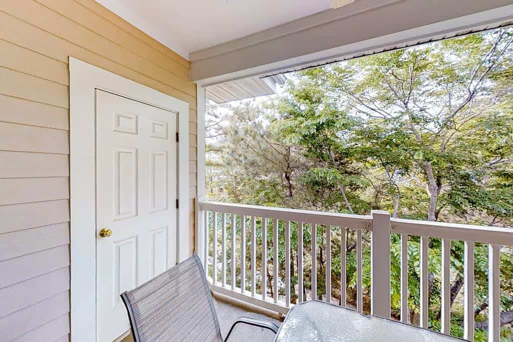 Golf course-front condo with balcony, W/D, pool, hot tub, & tennis