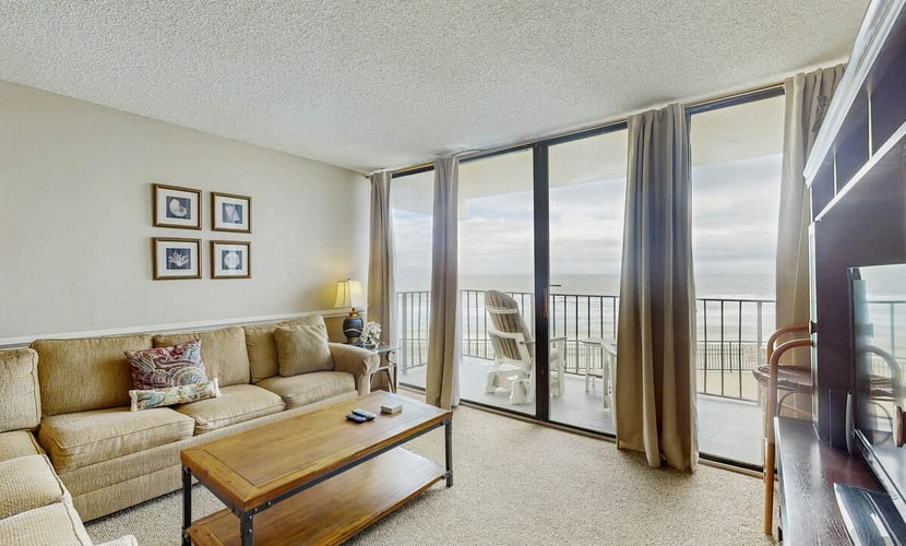 Beach Front Condo | Condo in Murrells Inlet w/ocean view balcony, pool & hot tub