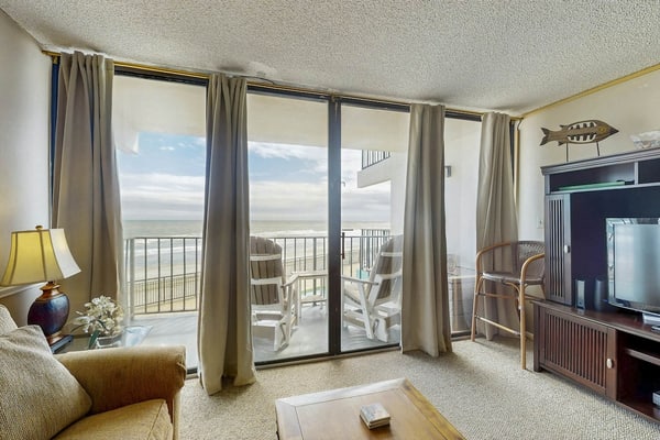 Beach Front Condo | Condo in Murrells Inlet w/ocean view balcony, pool & hot tub