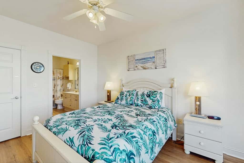 Turtle Cove #204