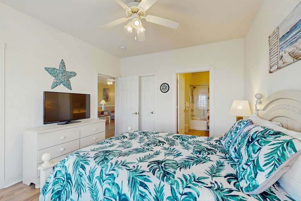 Turtle Cove #204
