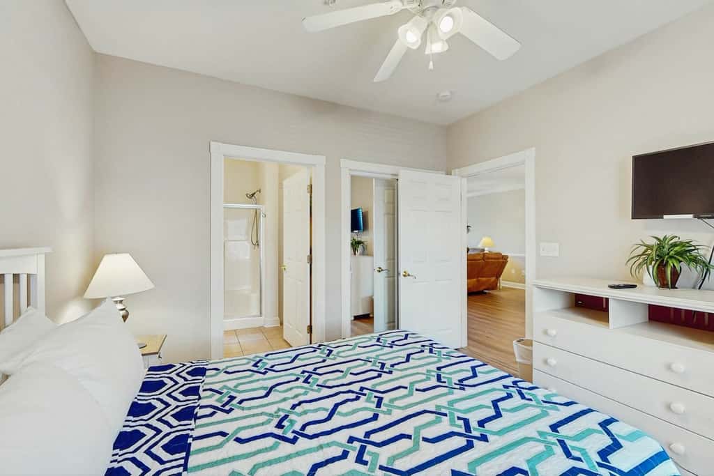 Turtle Cove #204