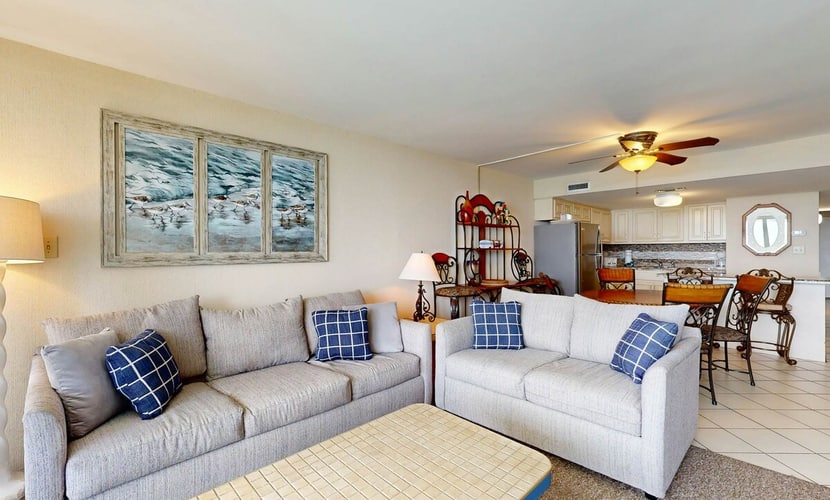 15th floor oceanfront condo with pools, hot tub, AC & beach access
