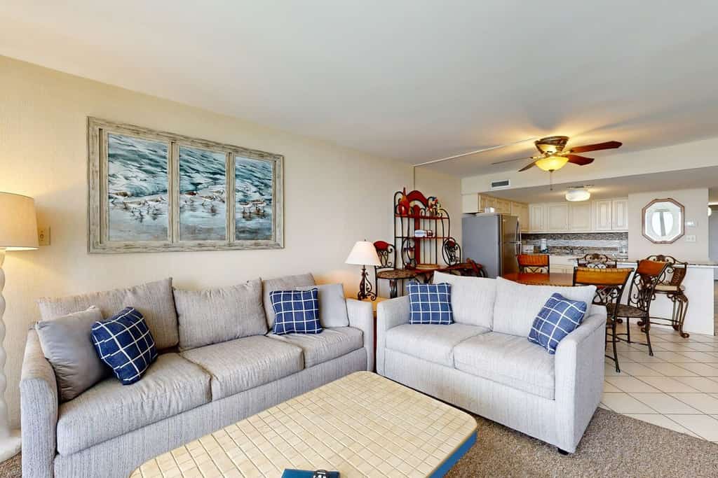 15th floor oceanfront condo with pools, hot tub,  AC & beach access