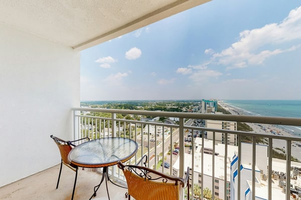 Bay Watch Resort #1901 | Oceanfront studio with great view, pools, hot tubs, gym