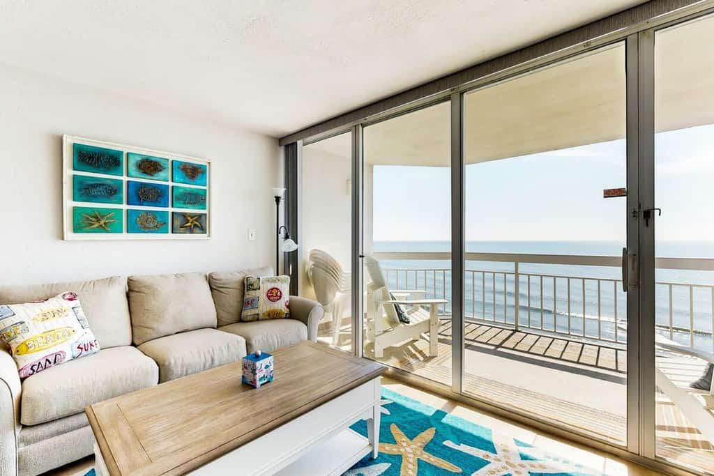 Oceanfront condo with spectacular beach views, pool, hot tub, gym, beach gear