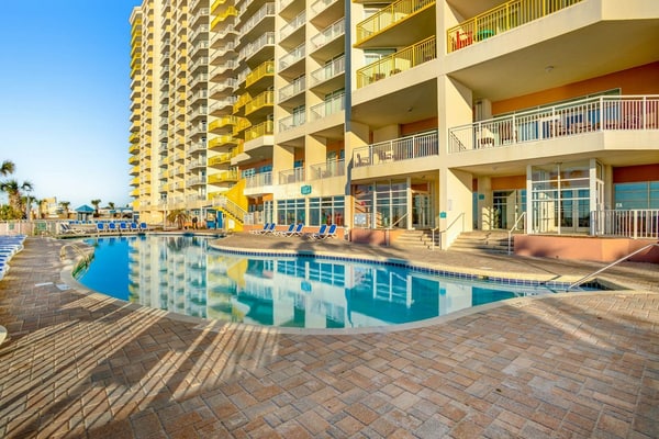 12th floor oceanfront condo w/ central AC, shared hot tub, shared pool, WiFi