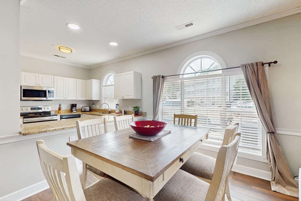 Myrtlewood Villas condo with pool & private balcony