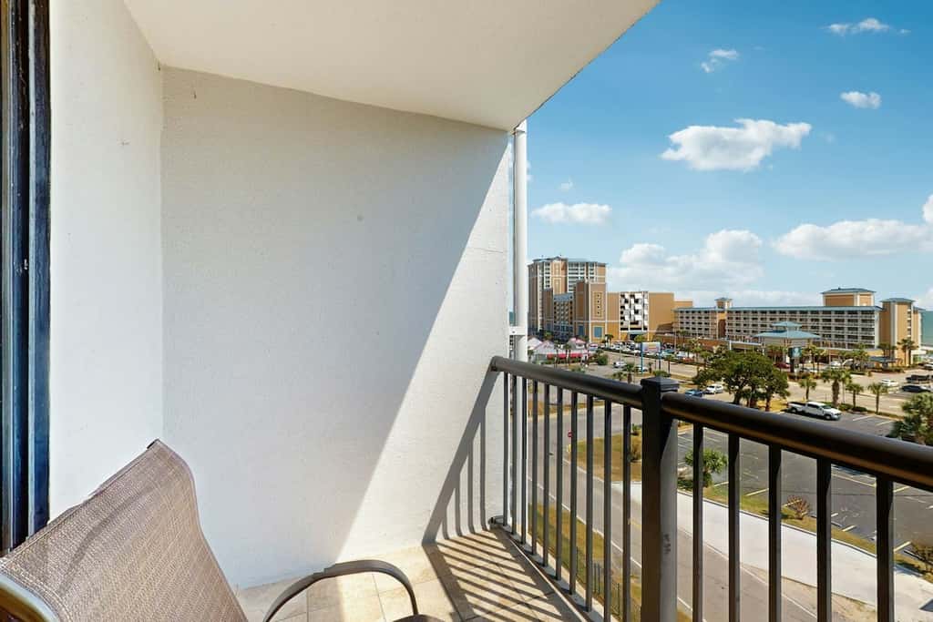 Holiday Towers 704