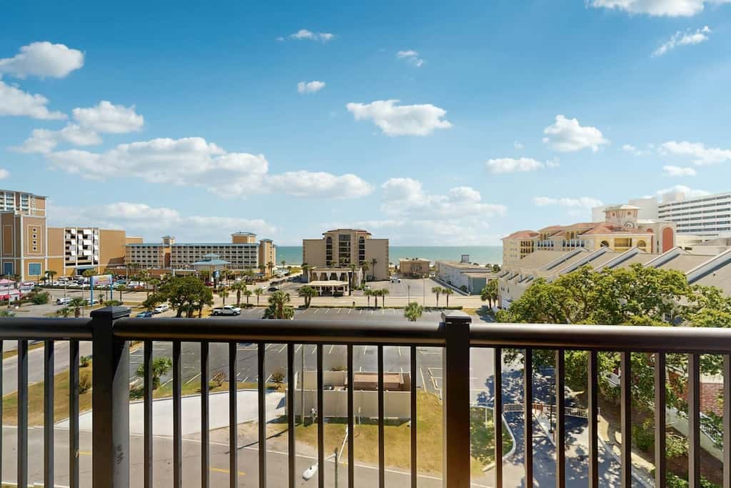 Holiday Towers 704