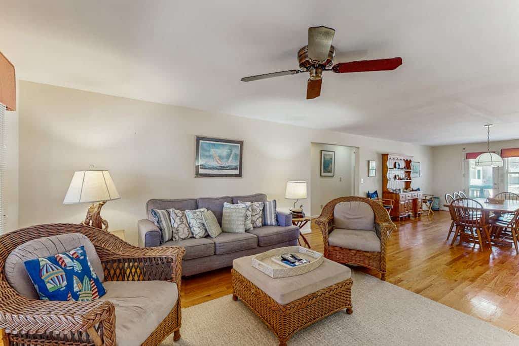 Split-level home with beach access, ocean views, & two full kitchens
