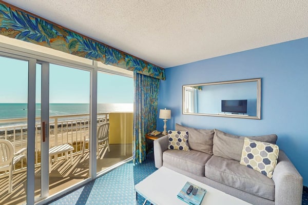 5th-floor oceanfront condo with pools, hot tub, central AC & beach access