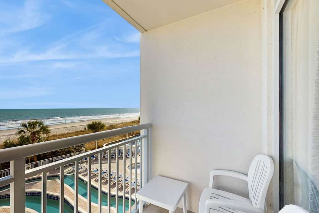 3rd floor oceanfront condo w/shared pool, central AC, shared hot tub, balcony
