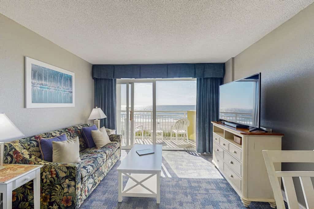 3rd floor oceanfront condo w/ shared hot tub, shared pool, central AC, balcony