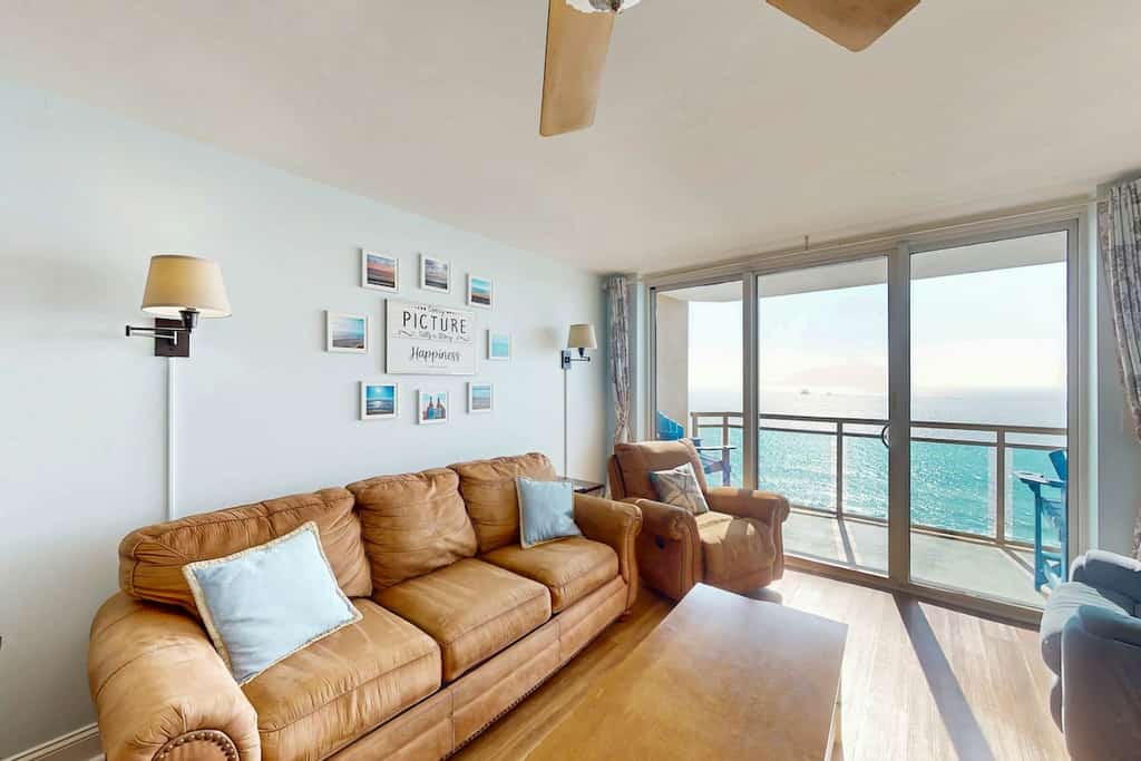 9th-floor oceanfront condo with indoor pool, balcony, central AC & full kitchen
