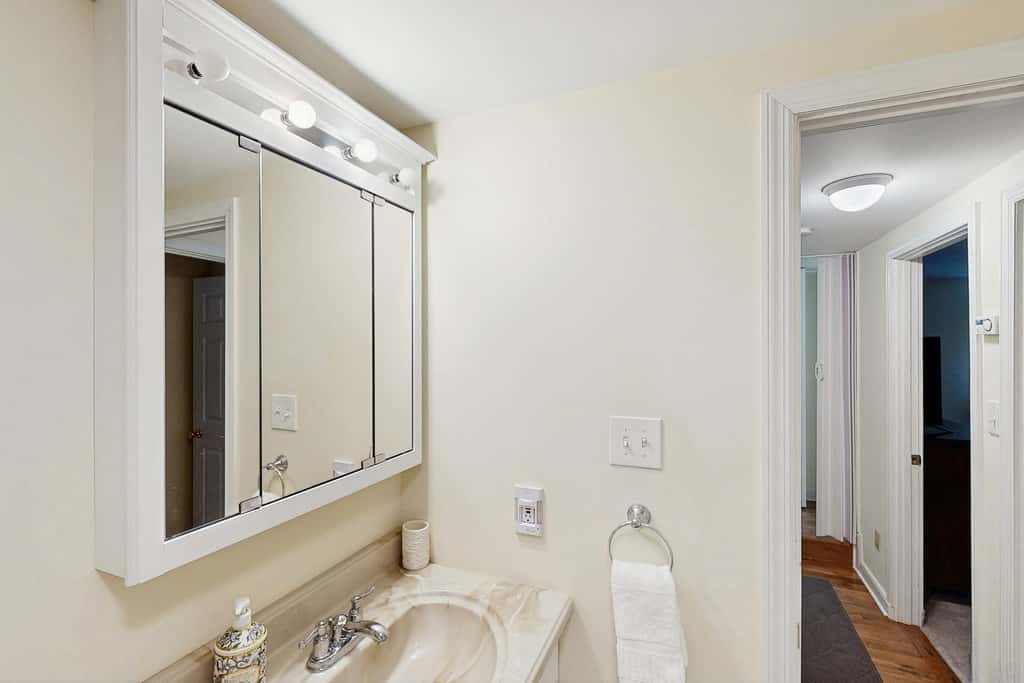 Cozy 3BR Condo- Indoor Pool- Near Ski & Waterpark