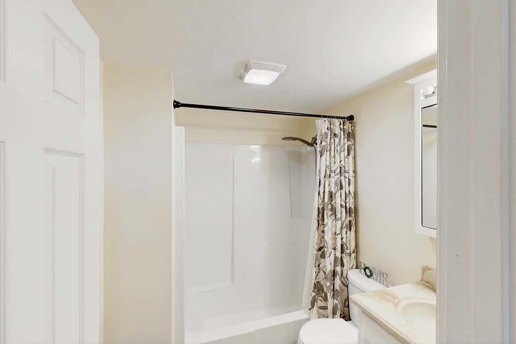 Cozy 3BR Condo- Indoor Pool- Near Ski & Waterpark