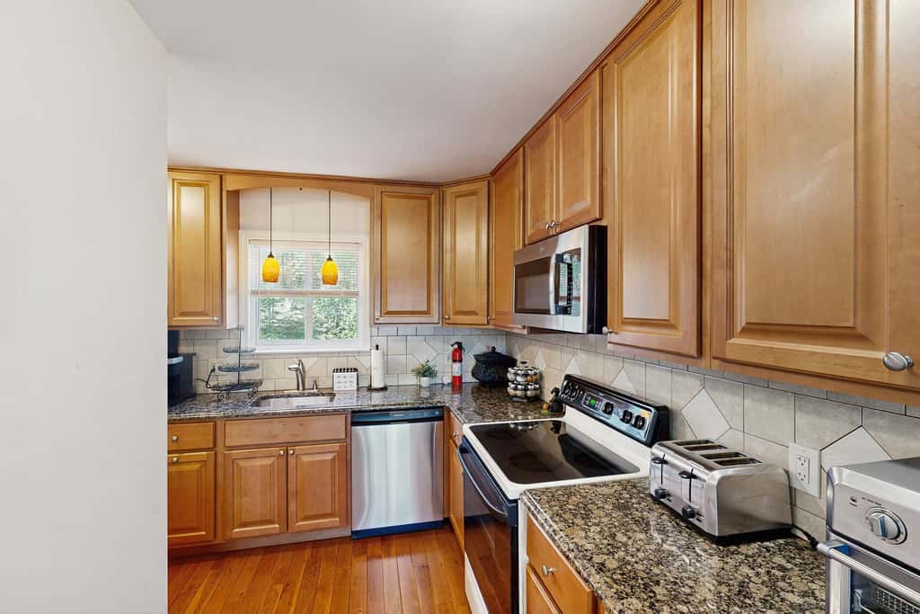 Cozy 3BR Condo- Indoor Pool- Near Ski & Waterpark