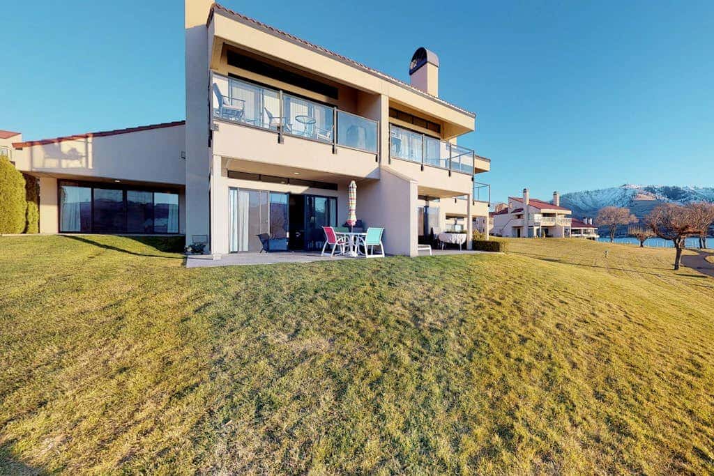 Lake Chelan Shores -  Waterfront Gem #11-3