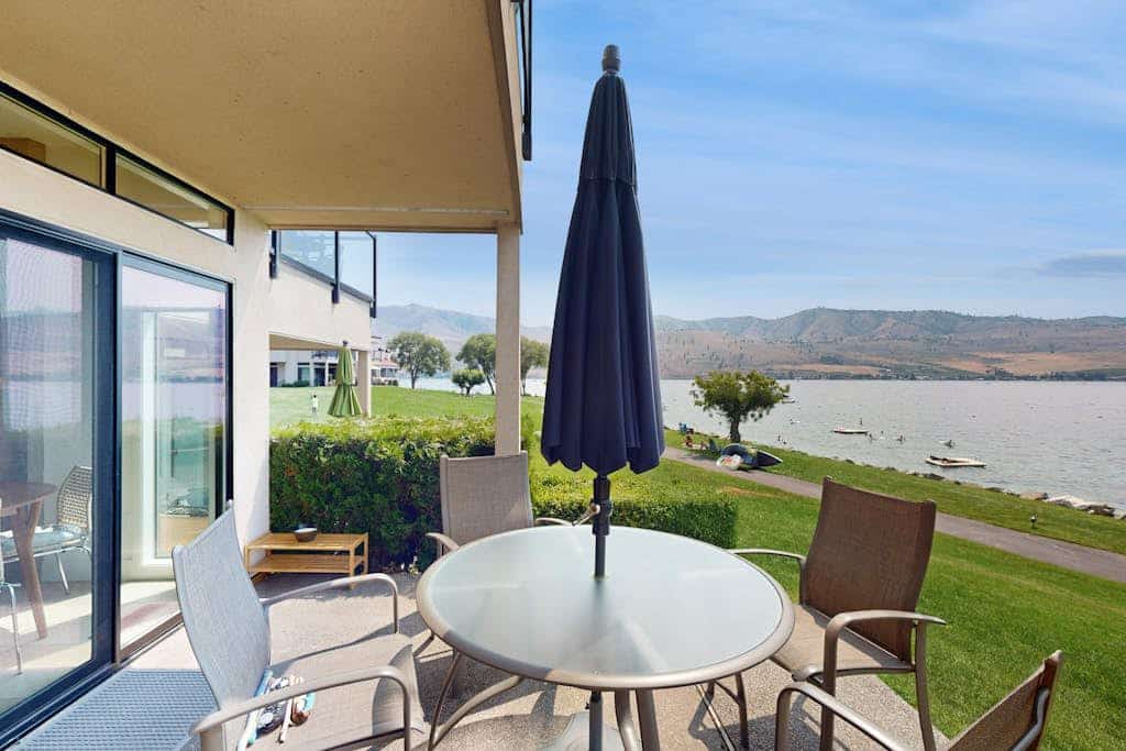 Lakefront Condo with Mountain Views, Free WiFi, and Shared Pool and Hot Tub