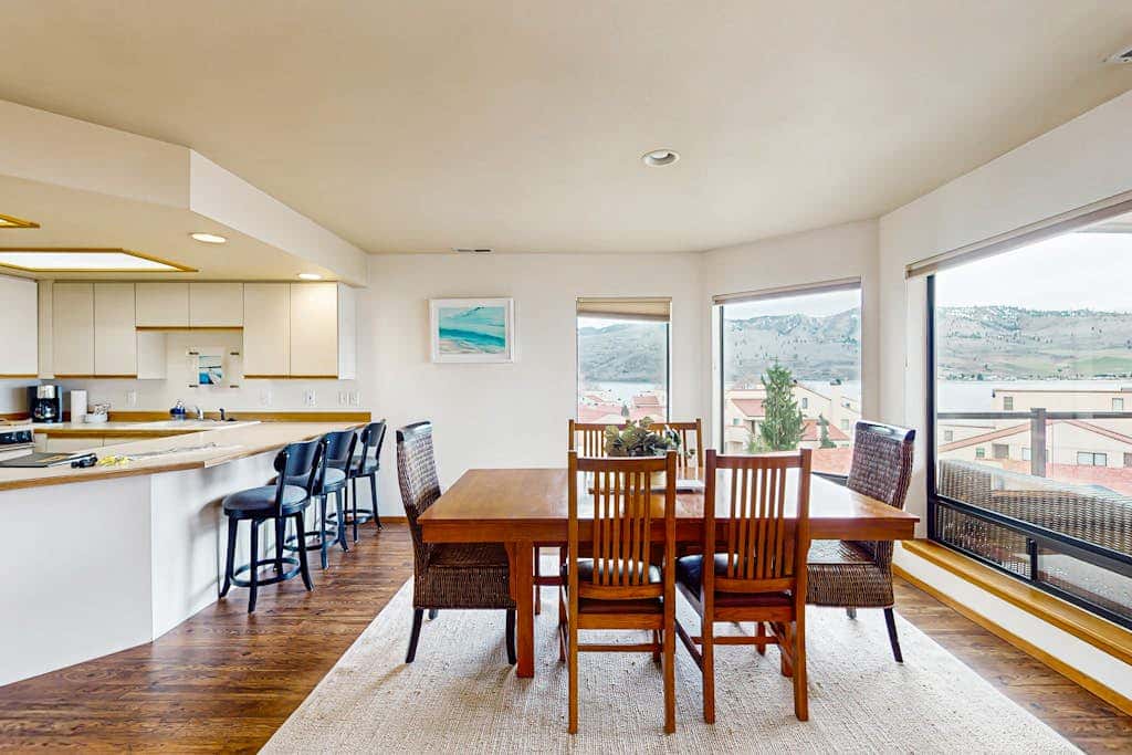 Lake Chelan Shores - Lakeside Luxury 19-5