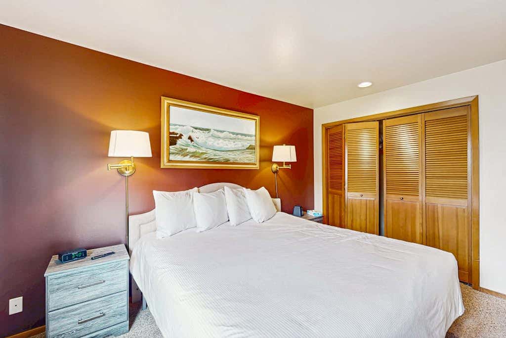 Lake Chelan Shores - Lakeside Luxury 19-5