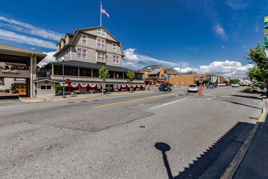 Lake Chelan Shores - Lakeside Luxury 19-5
