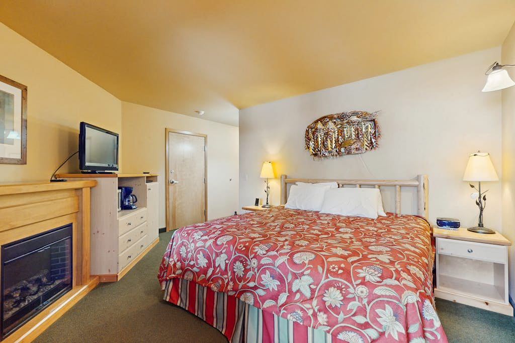 Icicle Village Resort Condo #408
