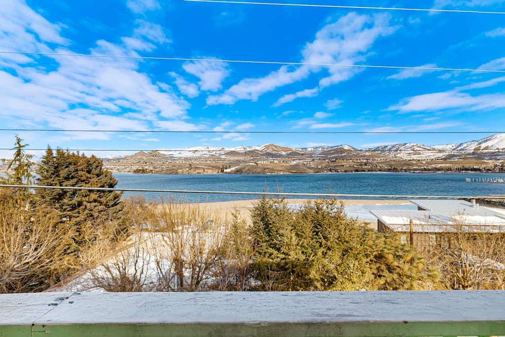 Remodeled & updated condo w/ WiFi, lake & mountain views - close to the marina