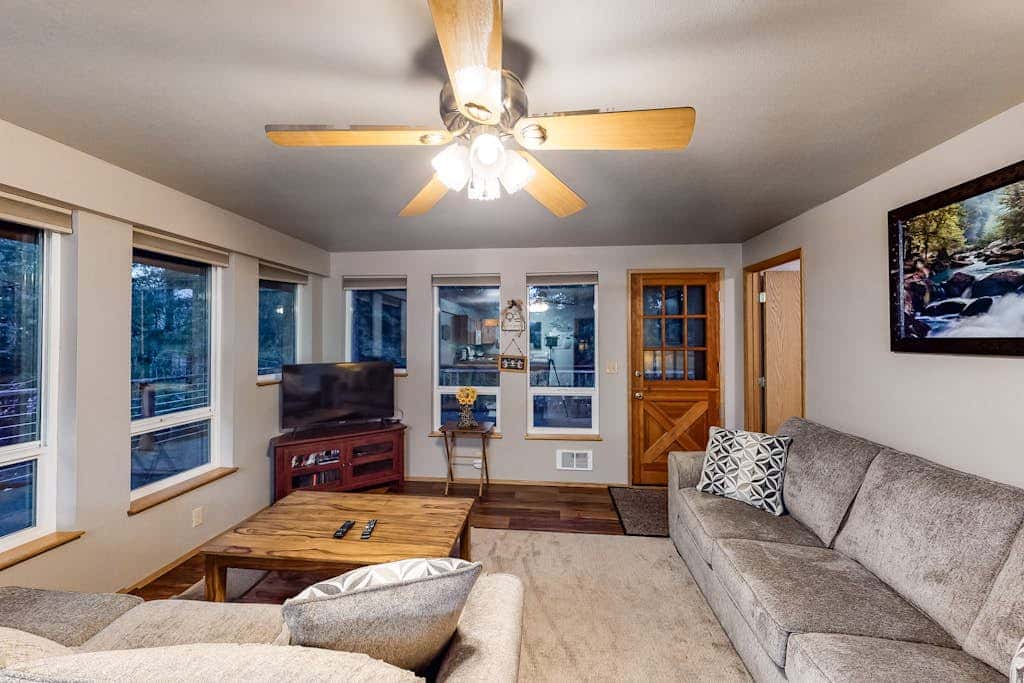 Towering Pines Cabin & Game Room