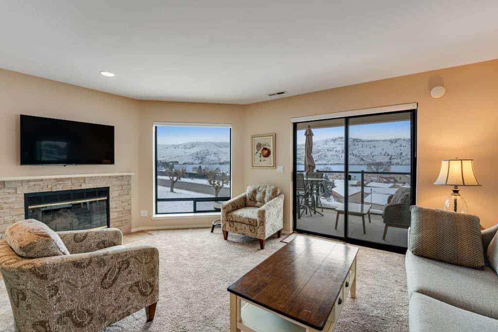 Lake & Mountain View Condo with Free WiFi, Shared Pool, Hot Tub, & Fitness Room