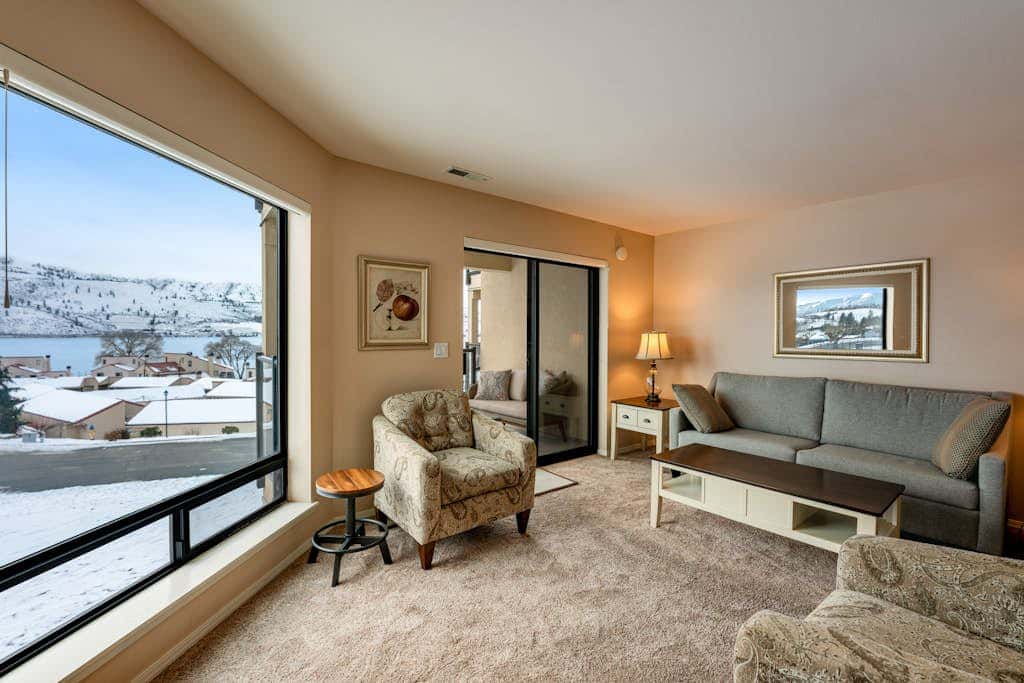 Lake Chelan Shores Chelan Beauty 18-7