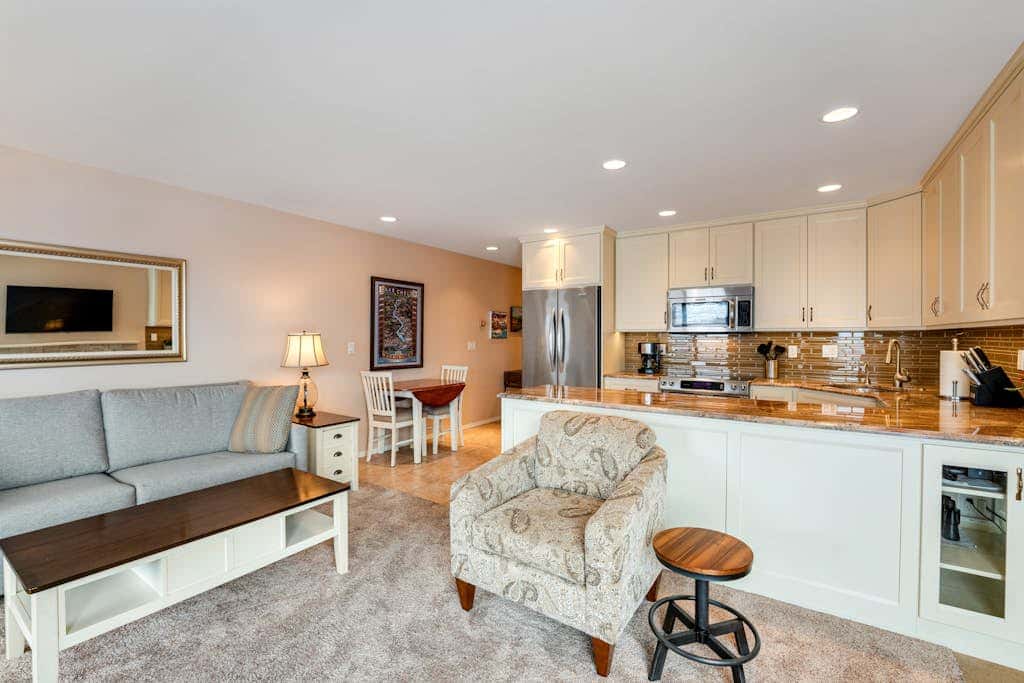Lake Chelan Shores Chelan Beauty 18-7