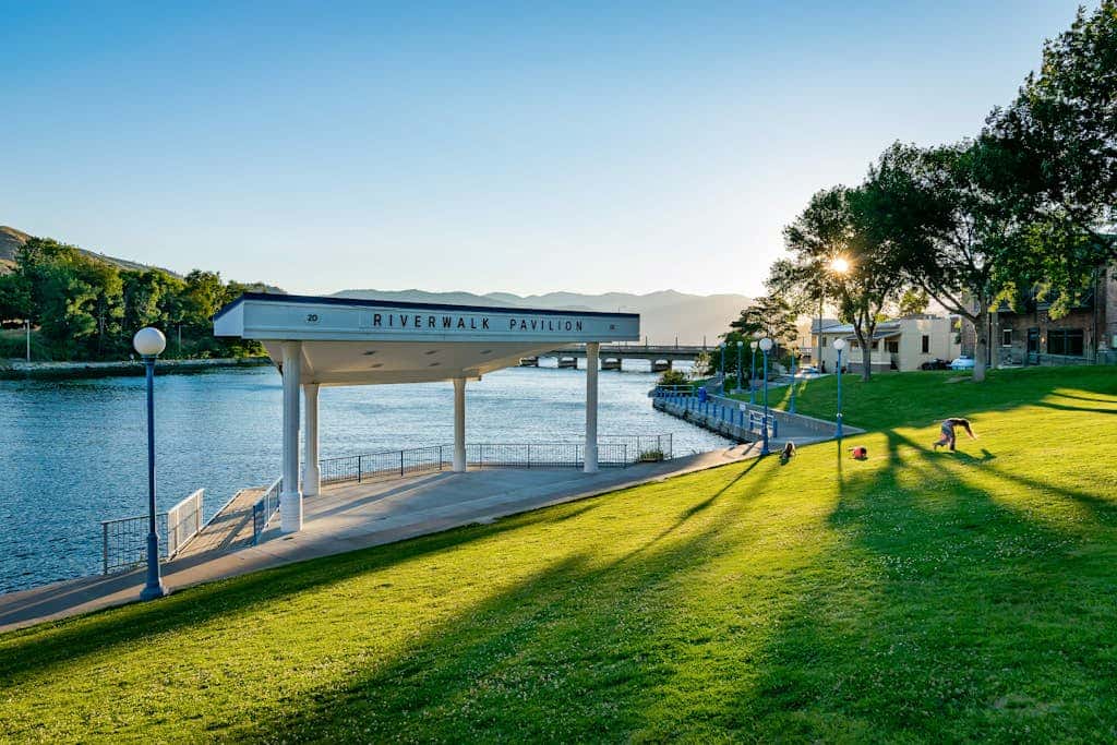 Lake Chelan Shores Chelan Beauty 18-7
