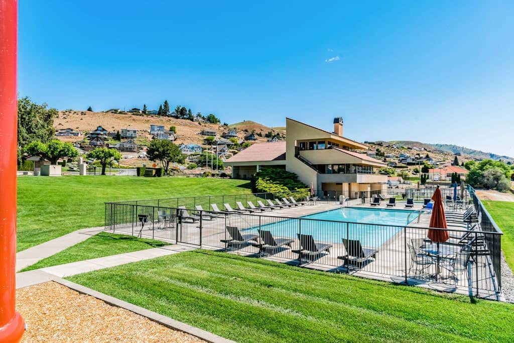 Lake Chelan Shores Chelan Beauty 18-7