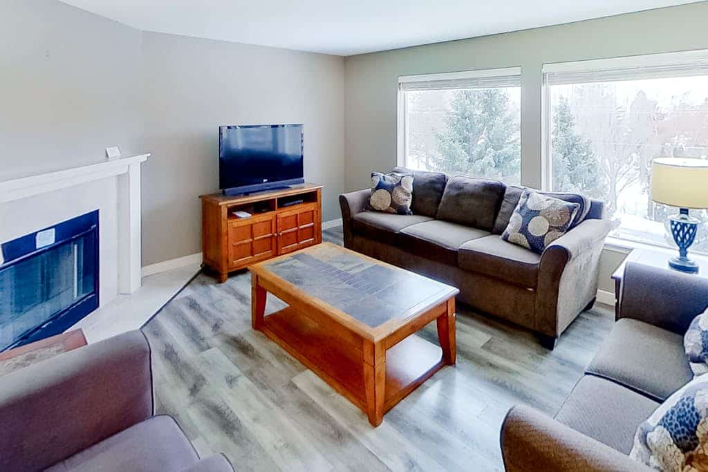 Heartwarming, dog-friendly condo with hot tub, pool, fireplace, & tennis court