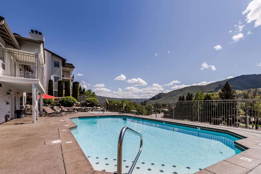 Heartwarming, dog-friendly condo with hot tub, pool, fireplace, & tennis court