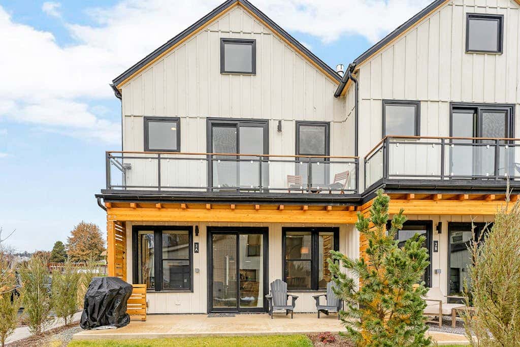 Ponderosa Court, Unit 2A