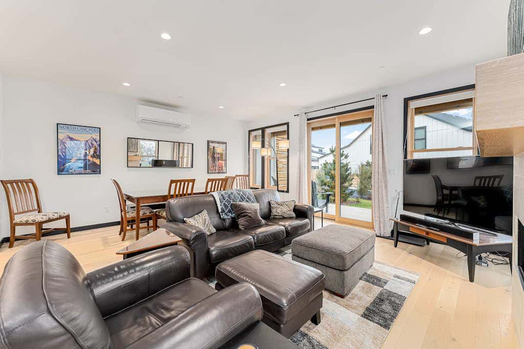 Ponderosa Court, Unit 2A