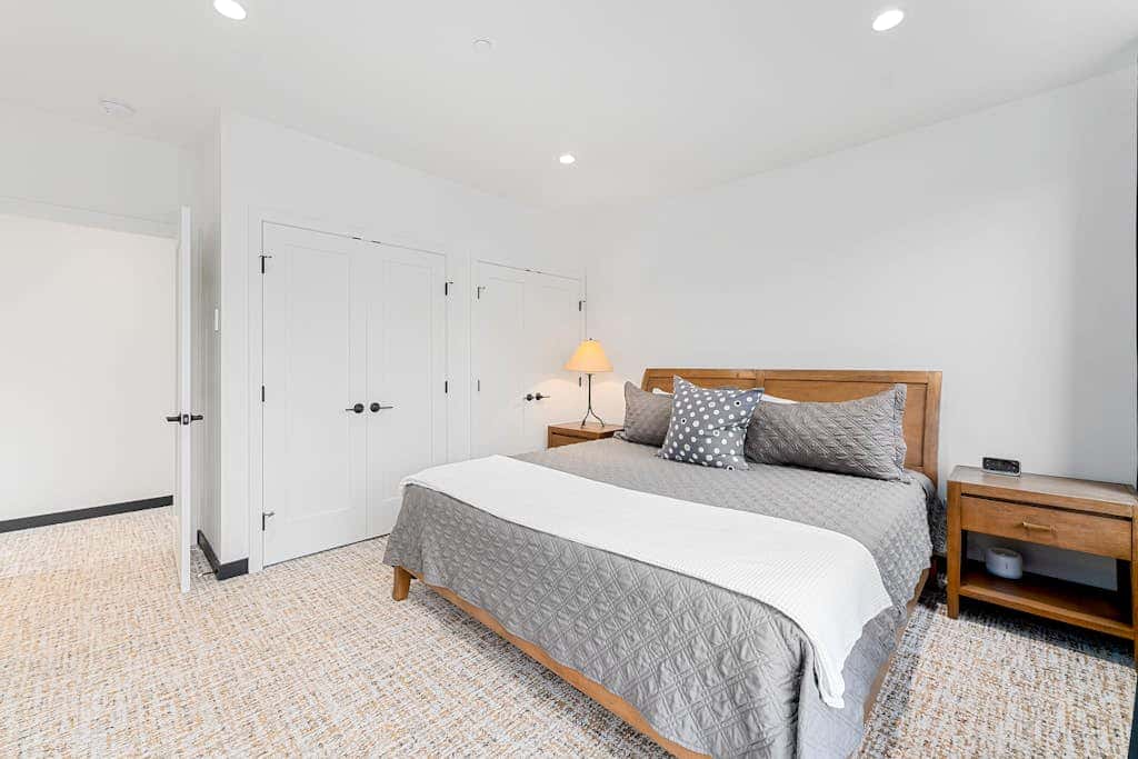 Ponderosa Court, Unit 2A