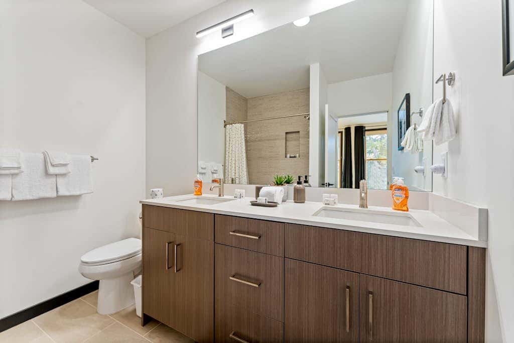 Ponderosa Court, Unit 2A