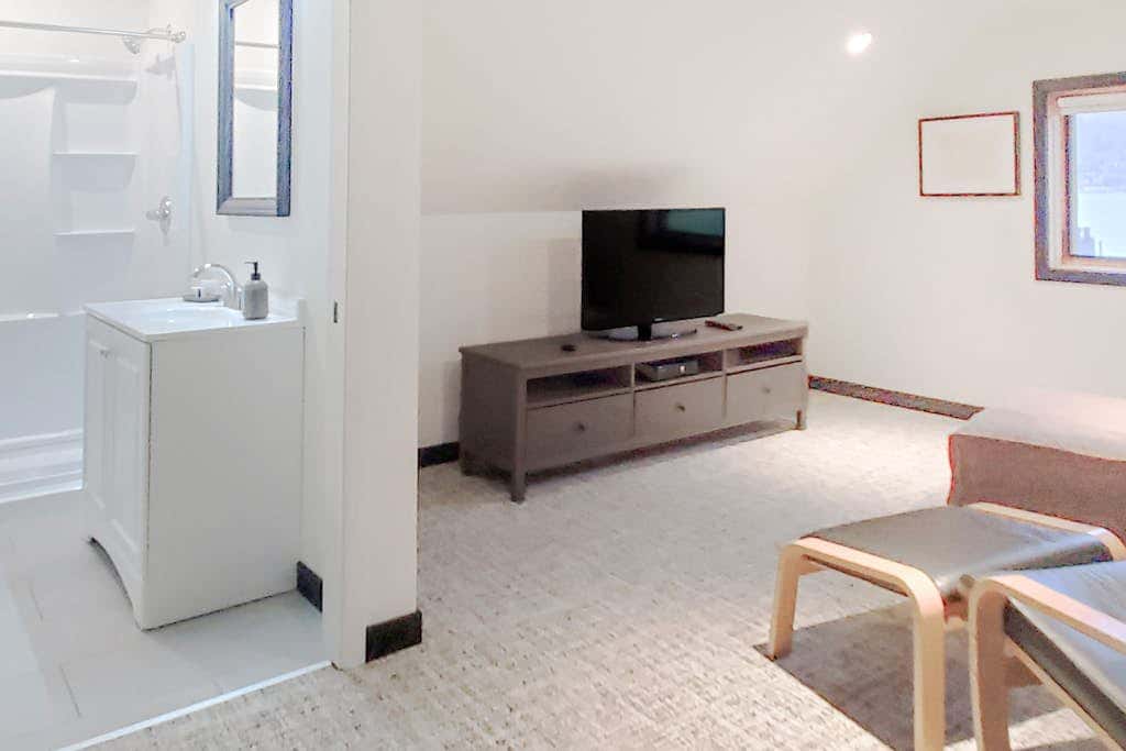 Ponderosa Court, Unit 2A
