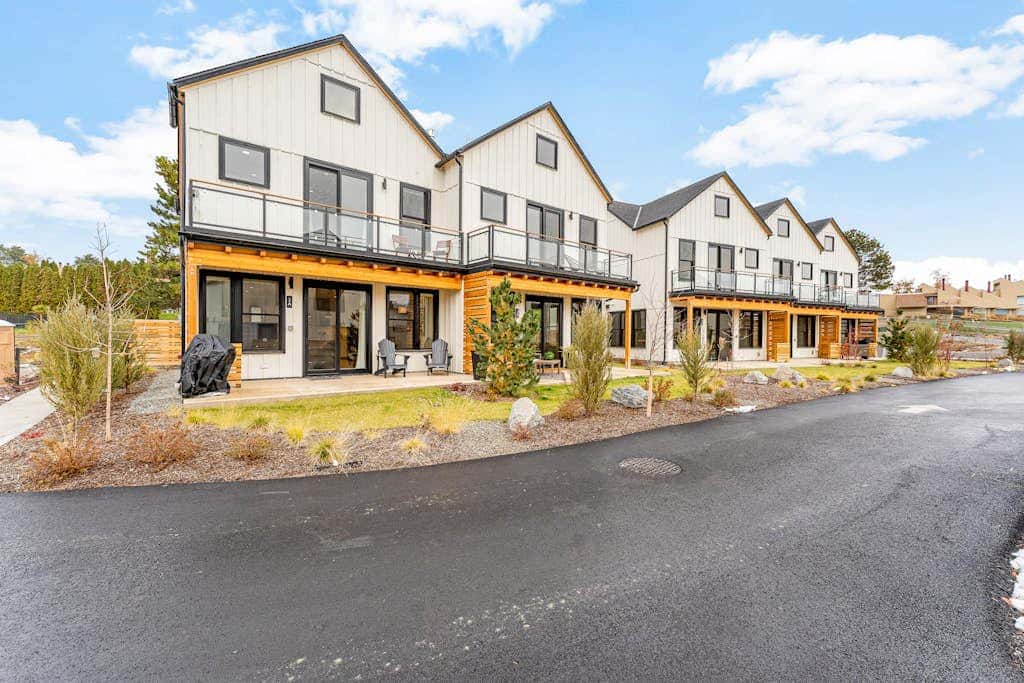 Ponderosa Court, Unit 2A