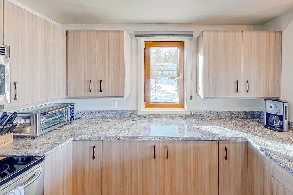 Chelan Resort Suites - Comfort by the Lake 201
