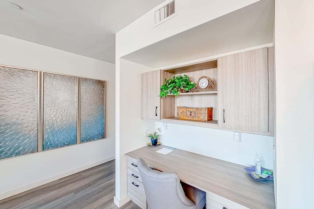 Chelan Resort Suites - Comfort by the Lake 201